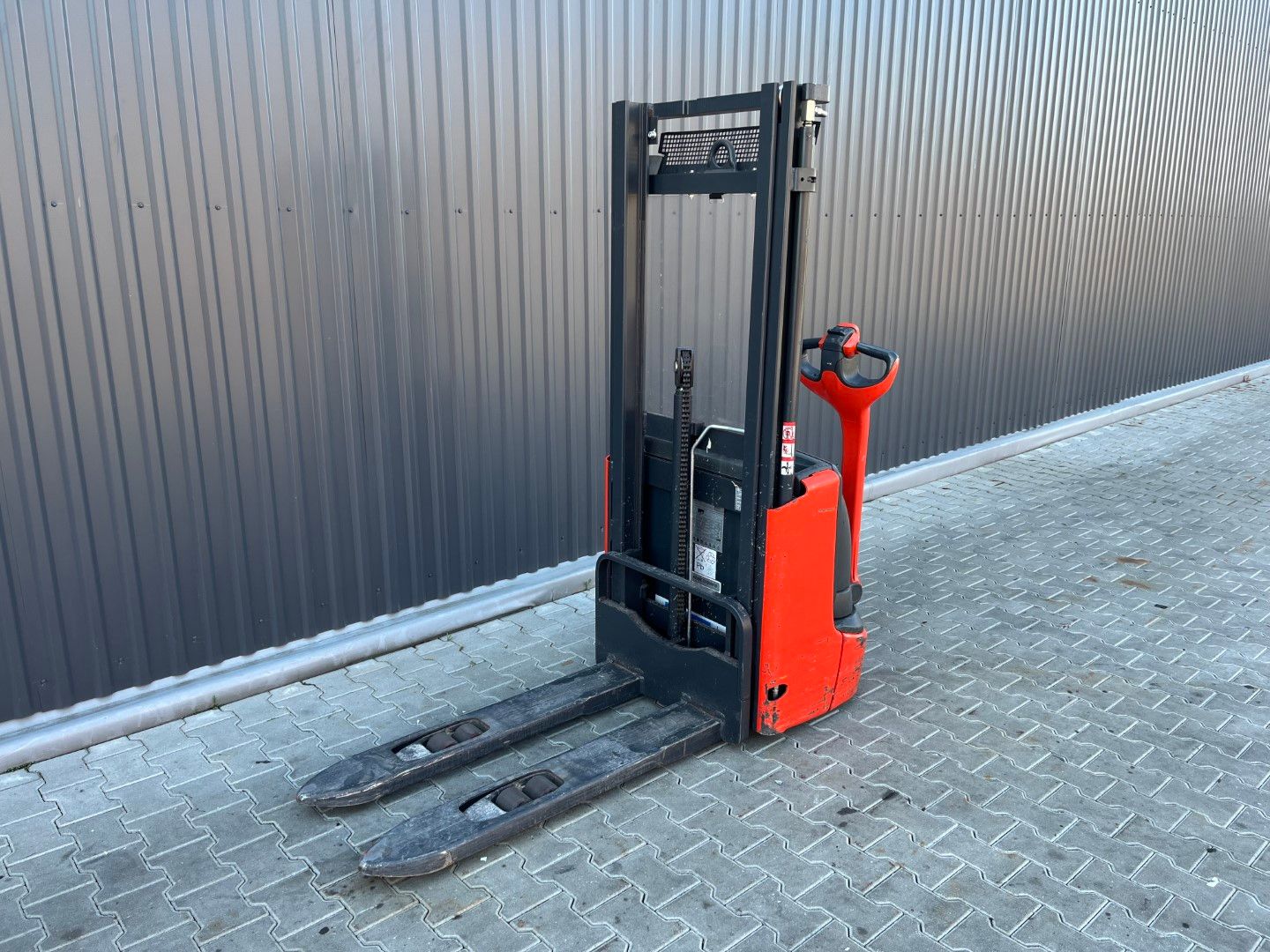 Linde L12