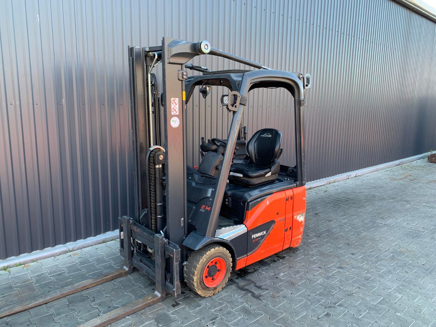 Linde E14-02
