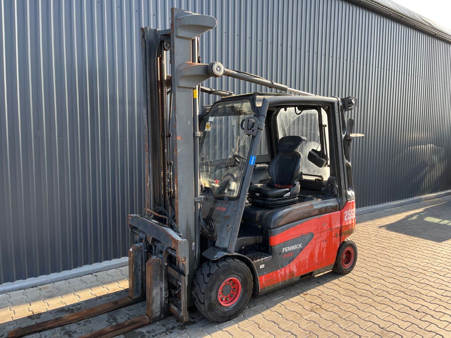 Linde E25-01