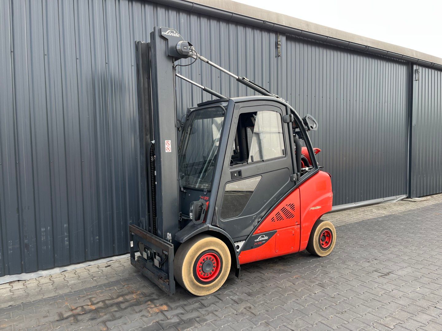 Linde H35T-02