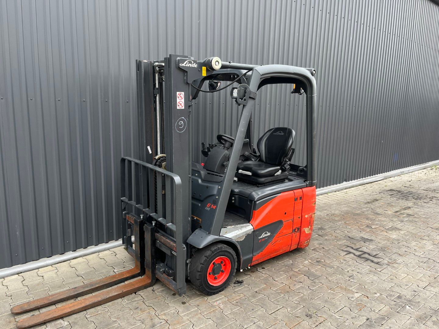 Linde E14-02