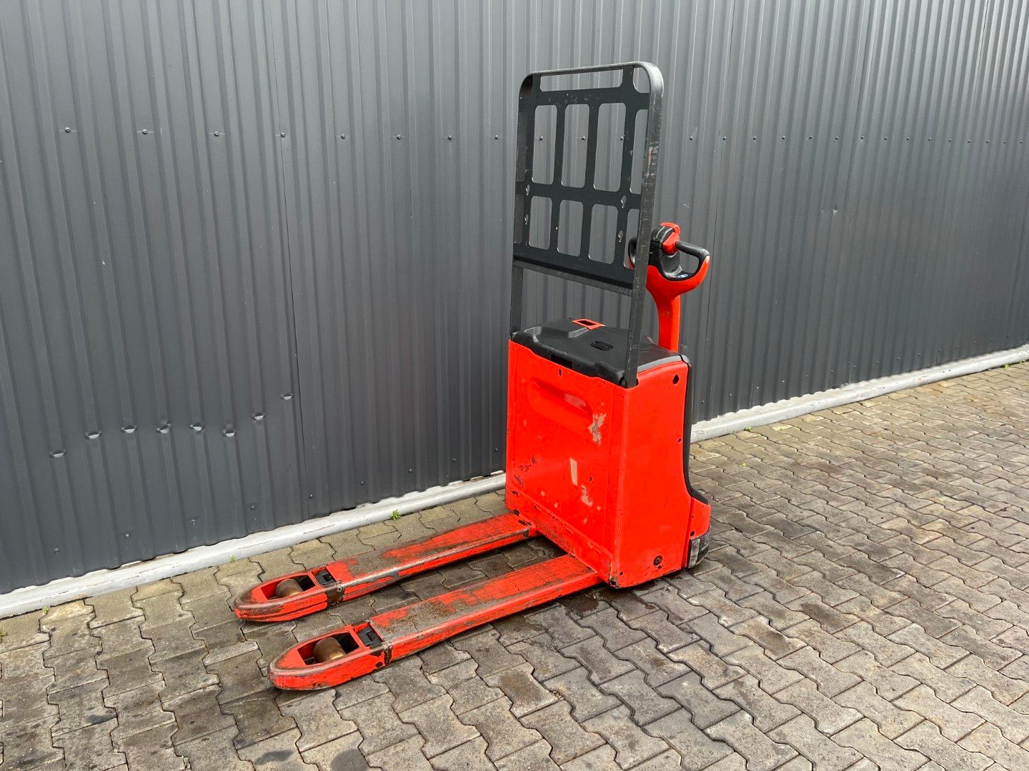 Linde T16