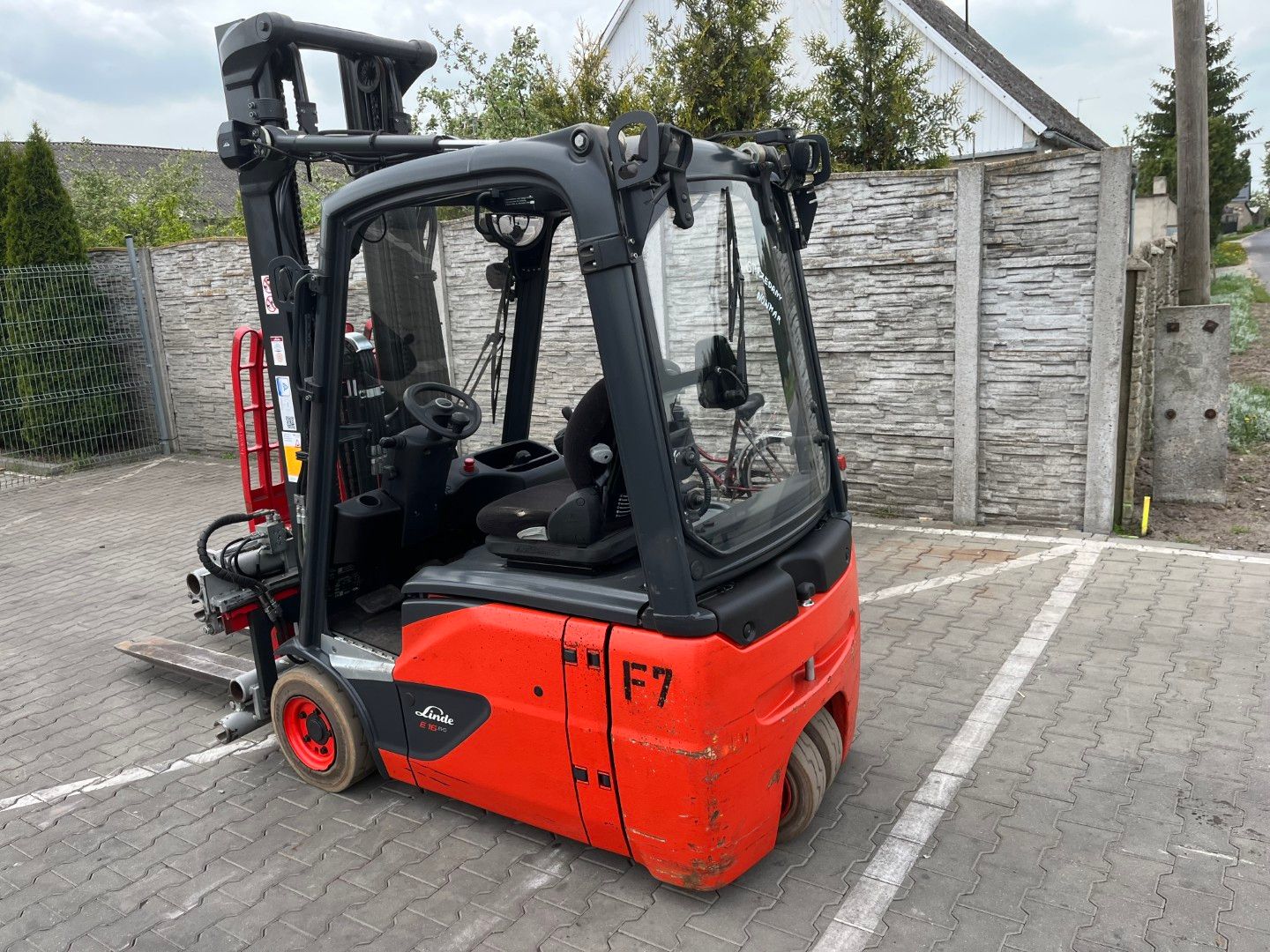Linde E16-02