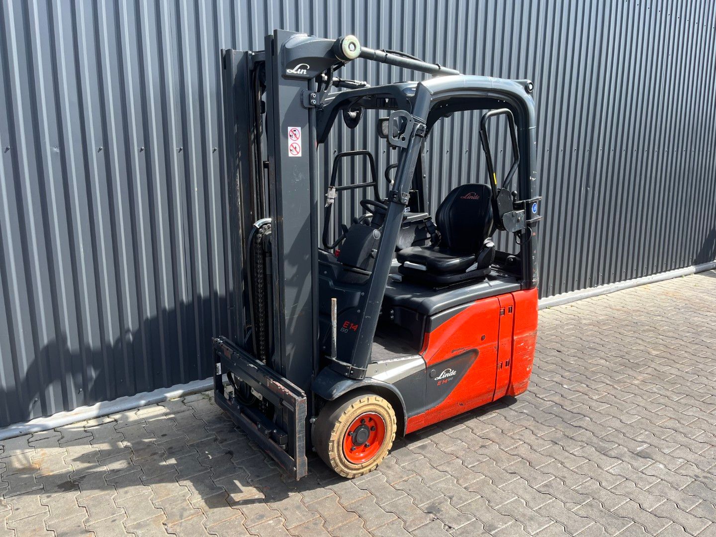 Linde E14-02