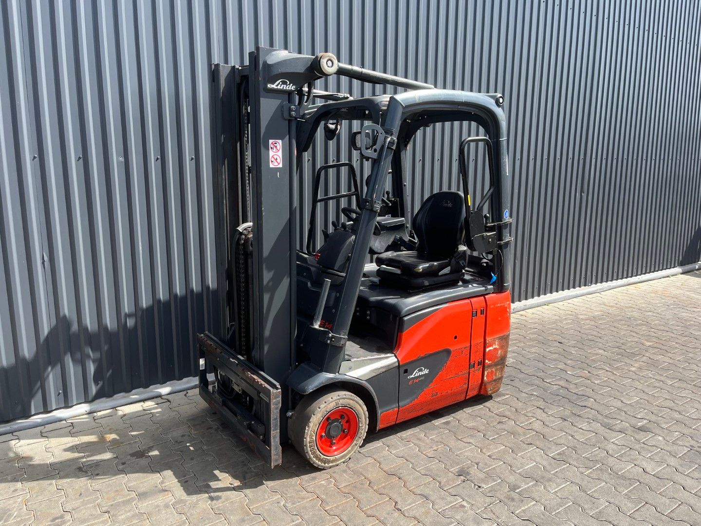 Linde E14-02