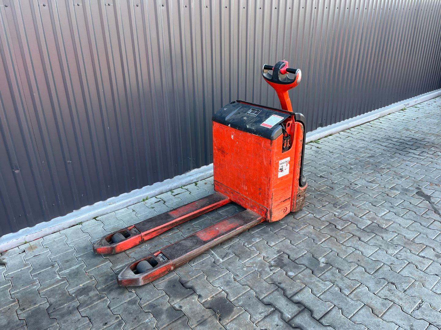 Linde T16