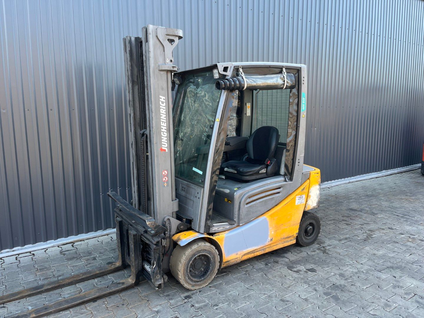 Jungheinrich EFG320