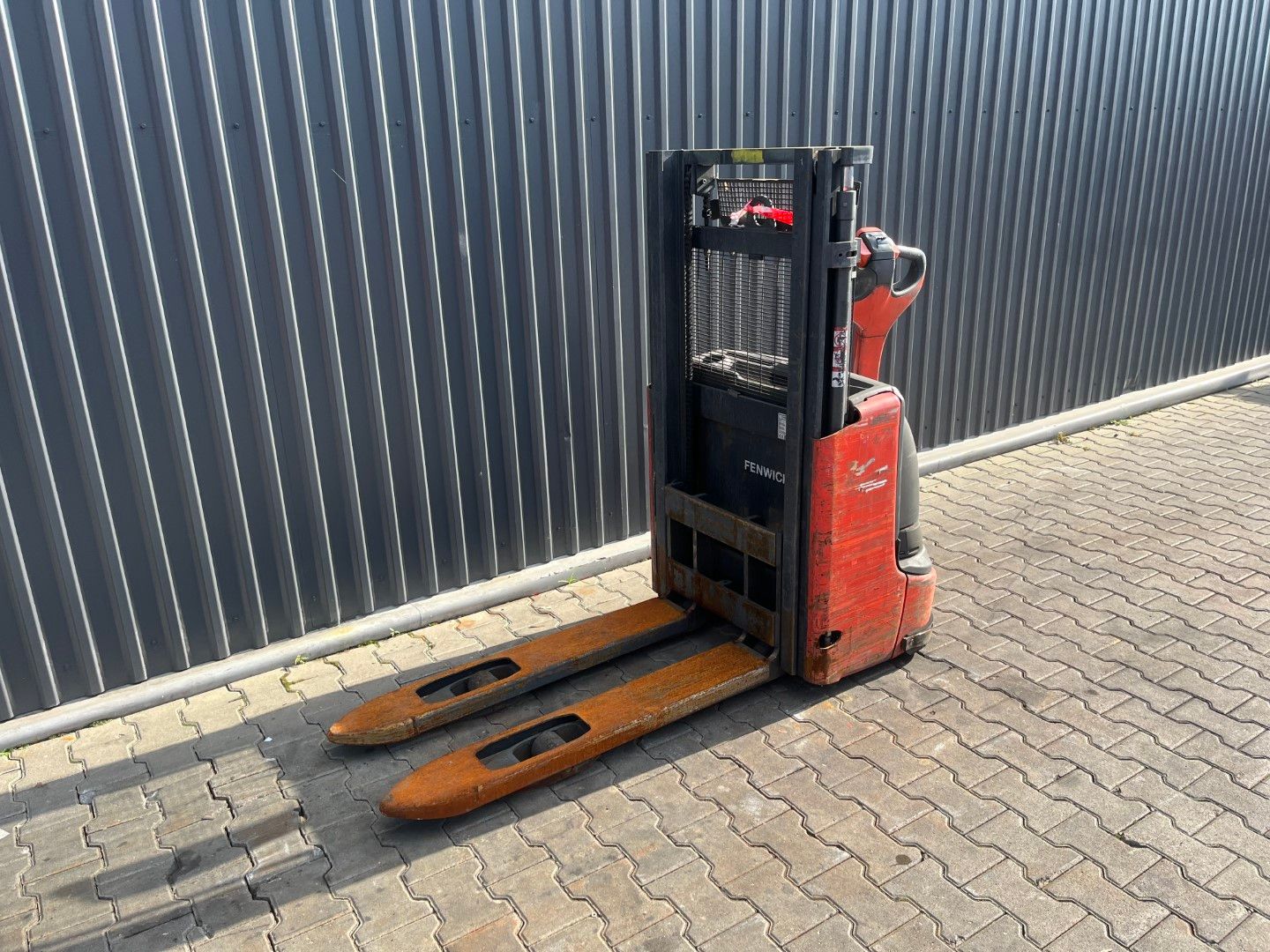 Linde L12