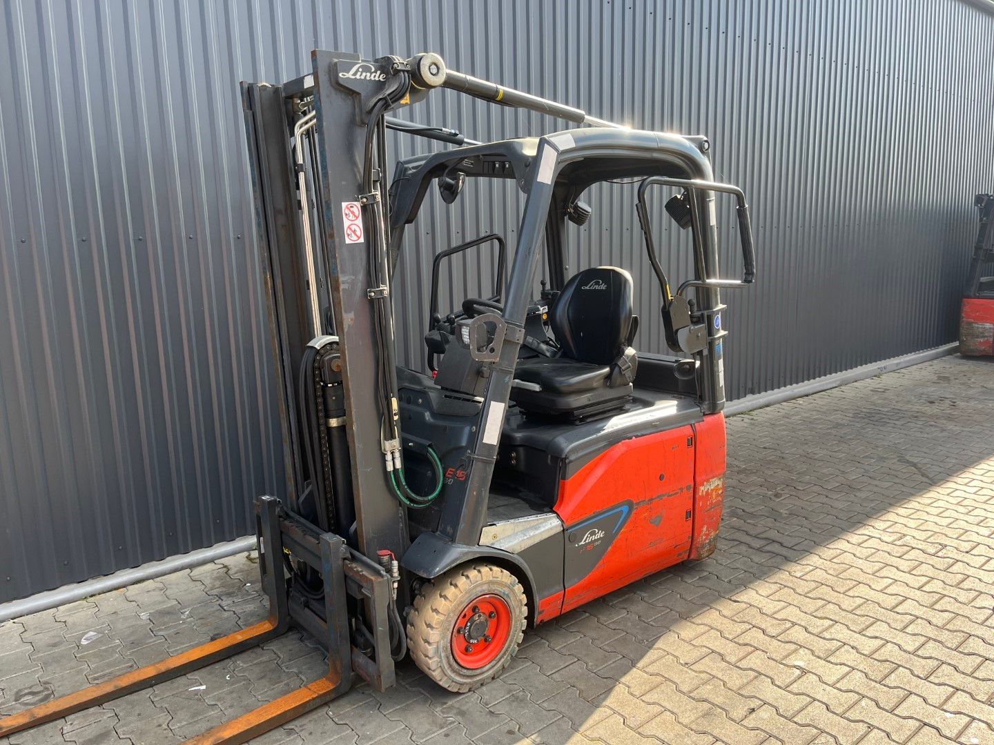 Linde E16-02