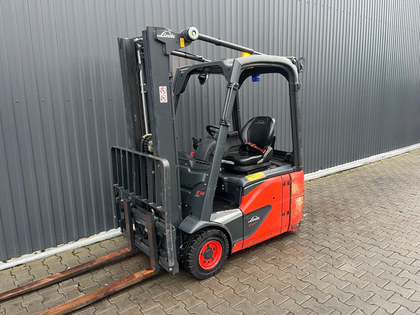 Linde E14-02