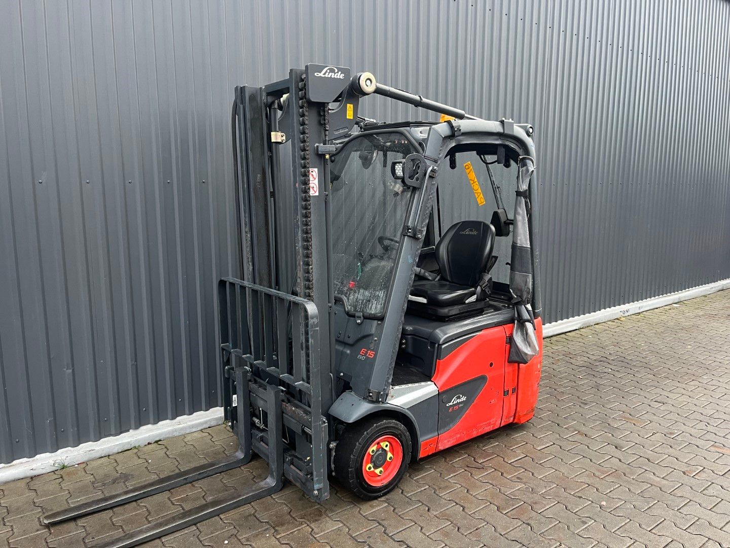 Linde E15-02