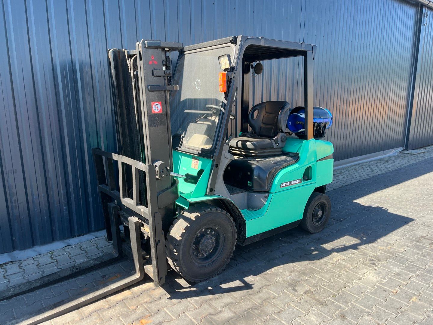Mitsubishi FG25NT