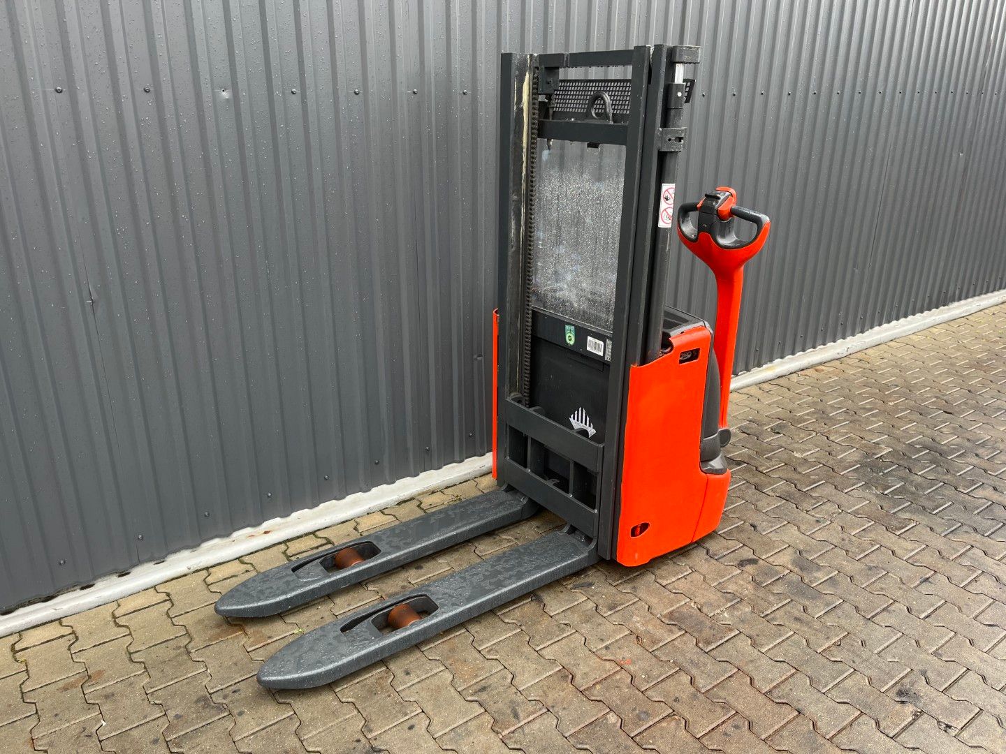 Linde L12
