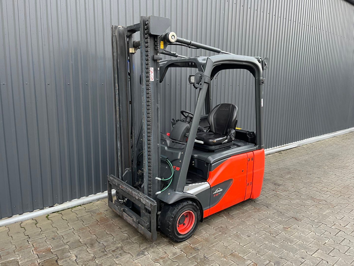 Linde E18-02