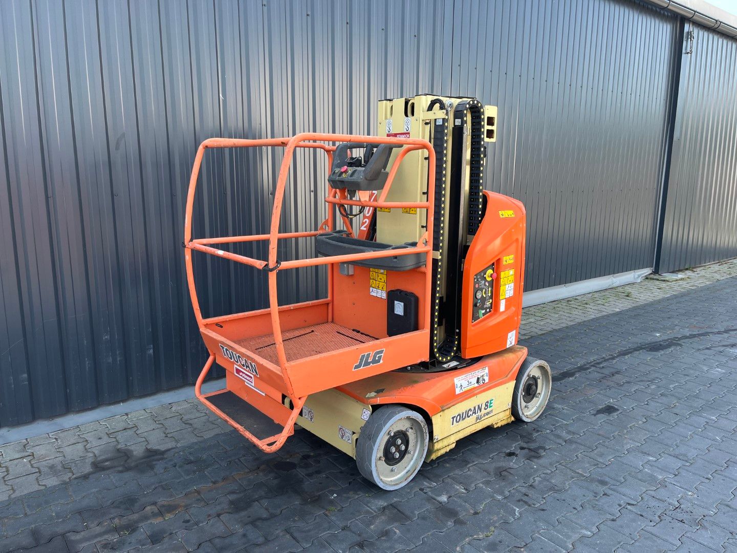 JLG Toucan 8E