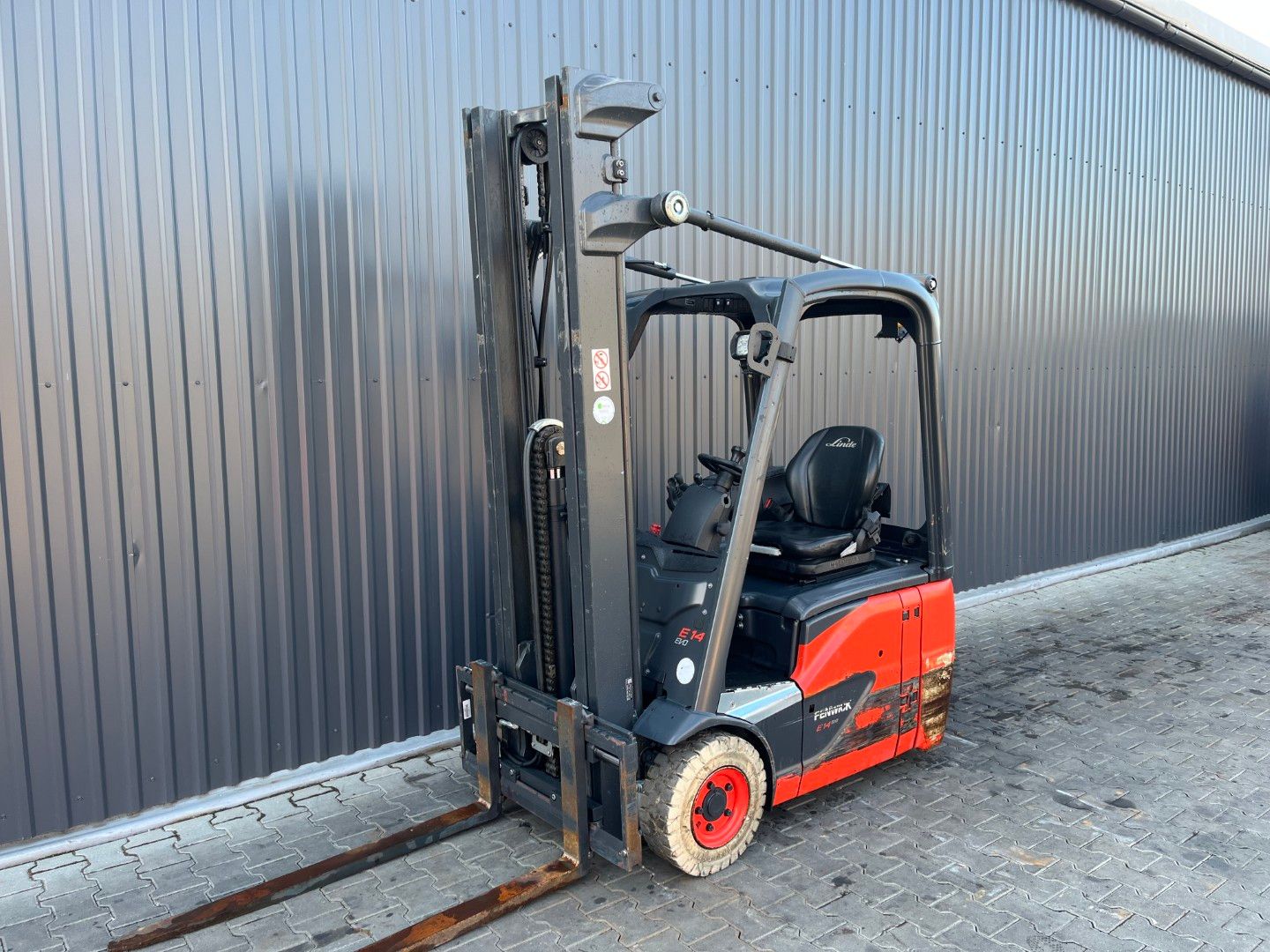 Linde E14-02