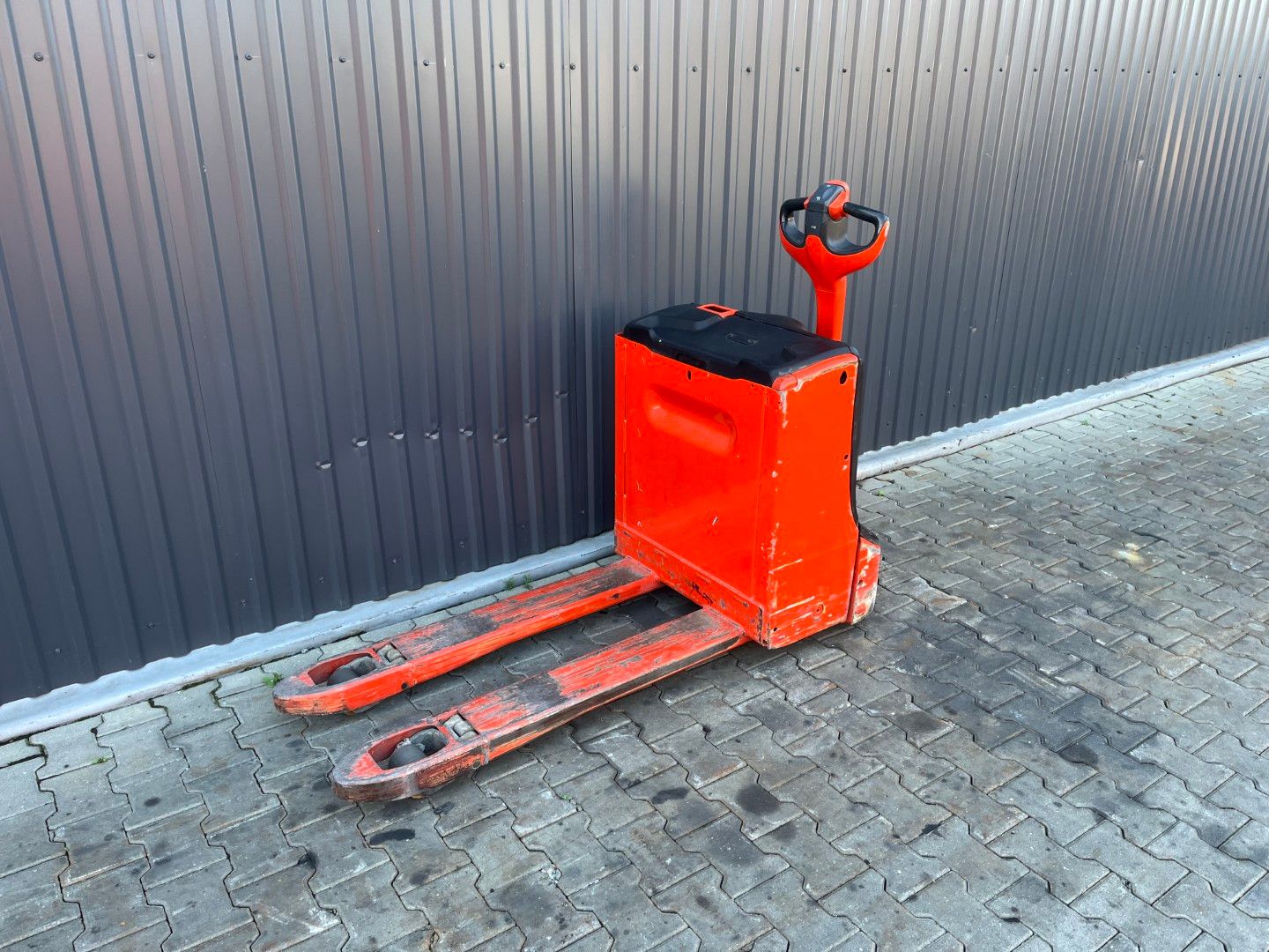 Linde T16