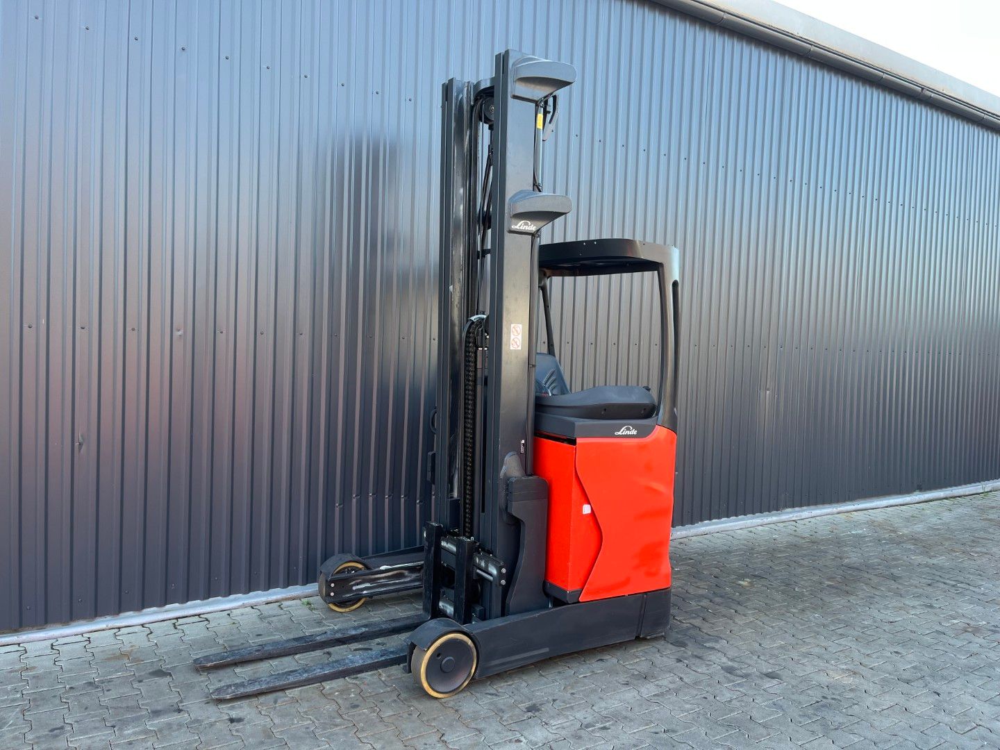 Linde R12B