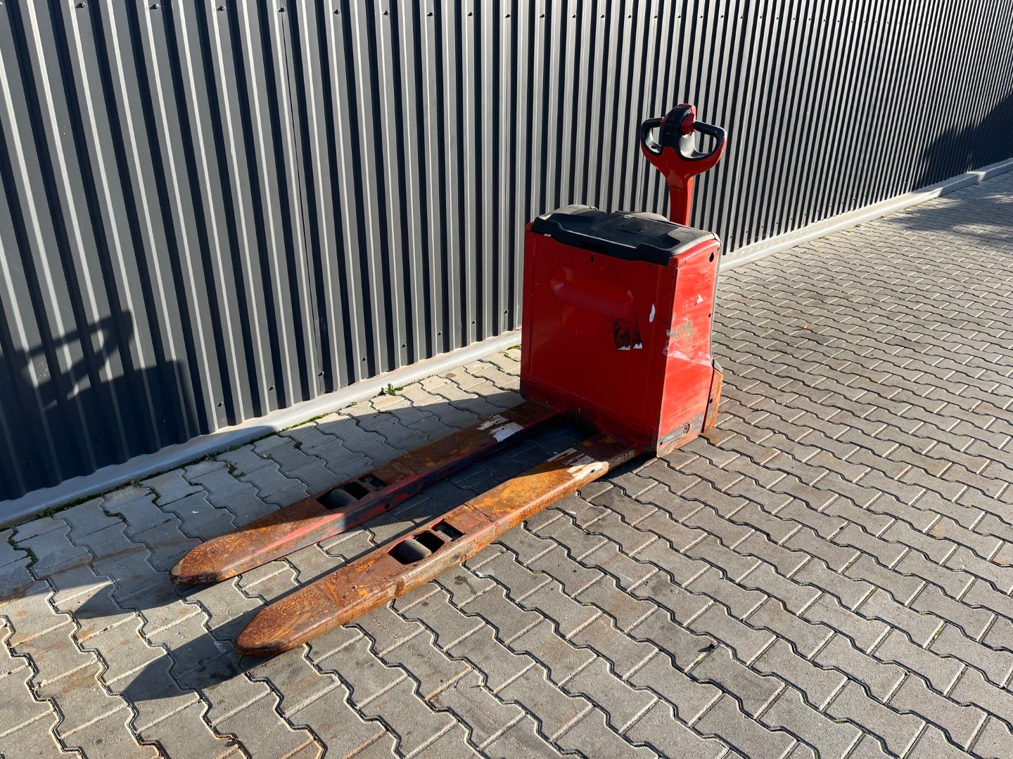 Linde T16