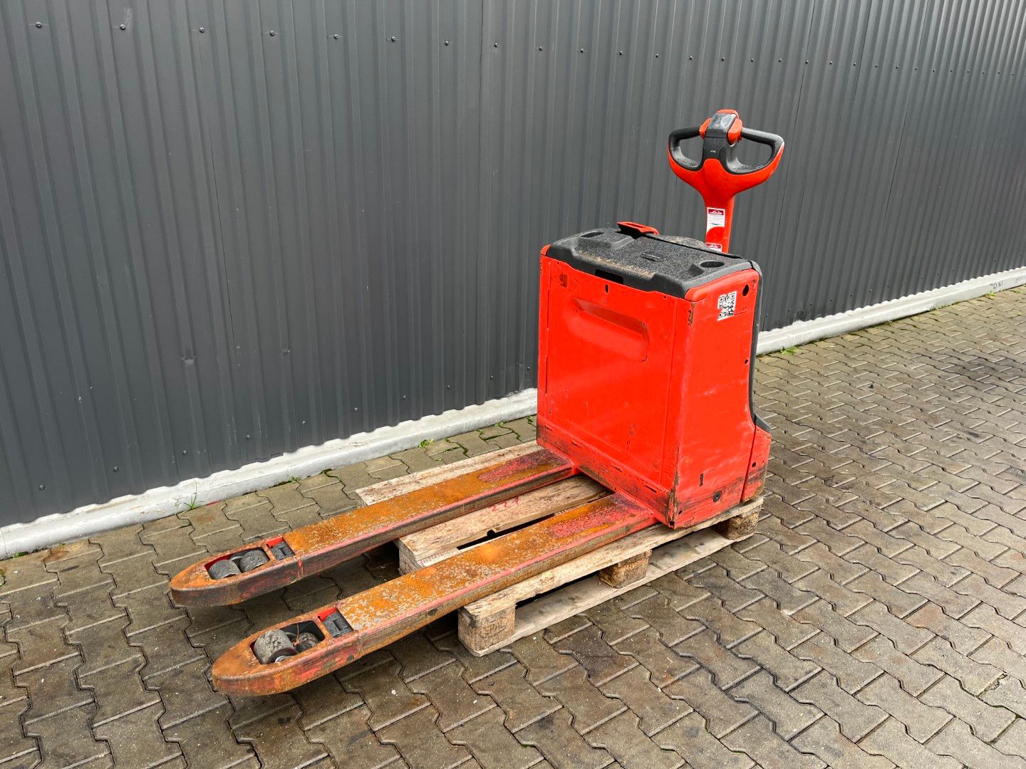 Linde T18
