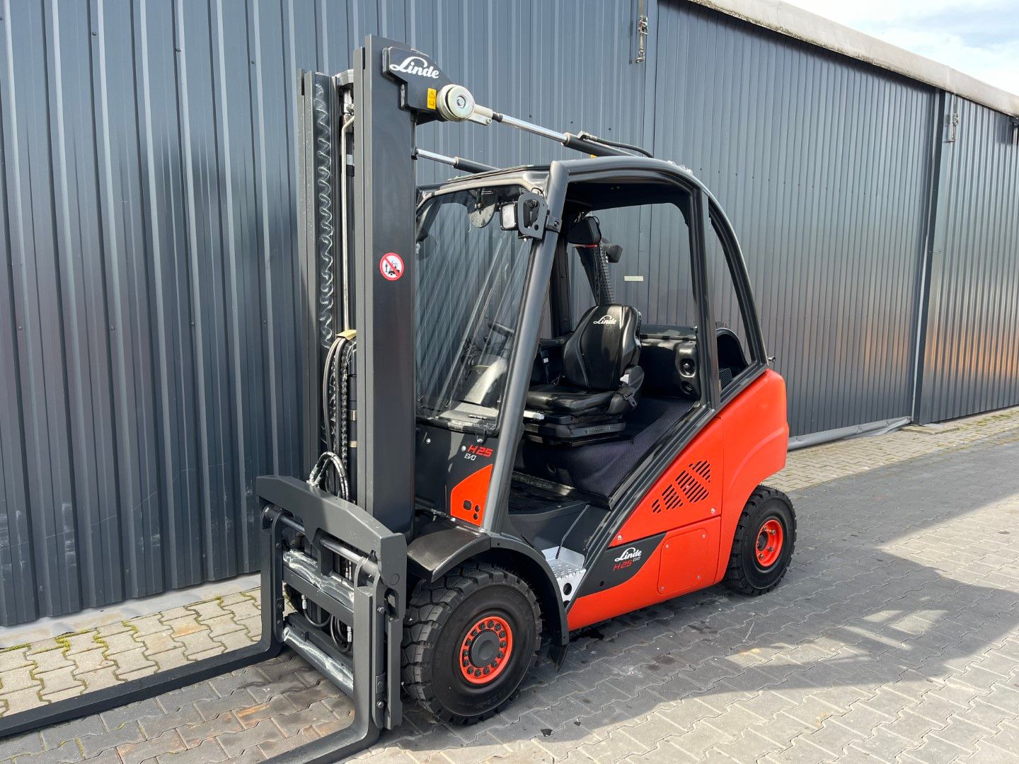 Linde H25T-02