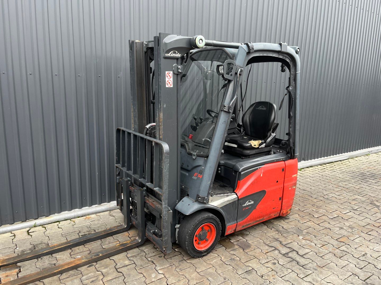 Linde E14-02