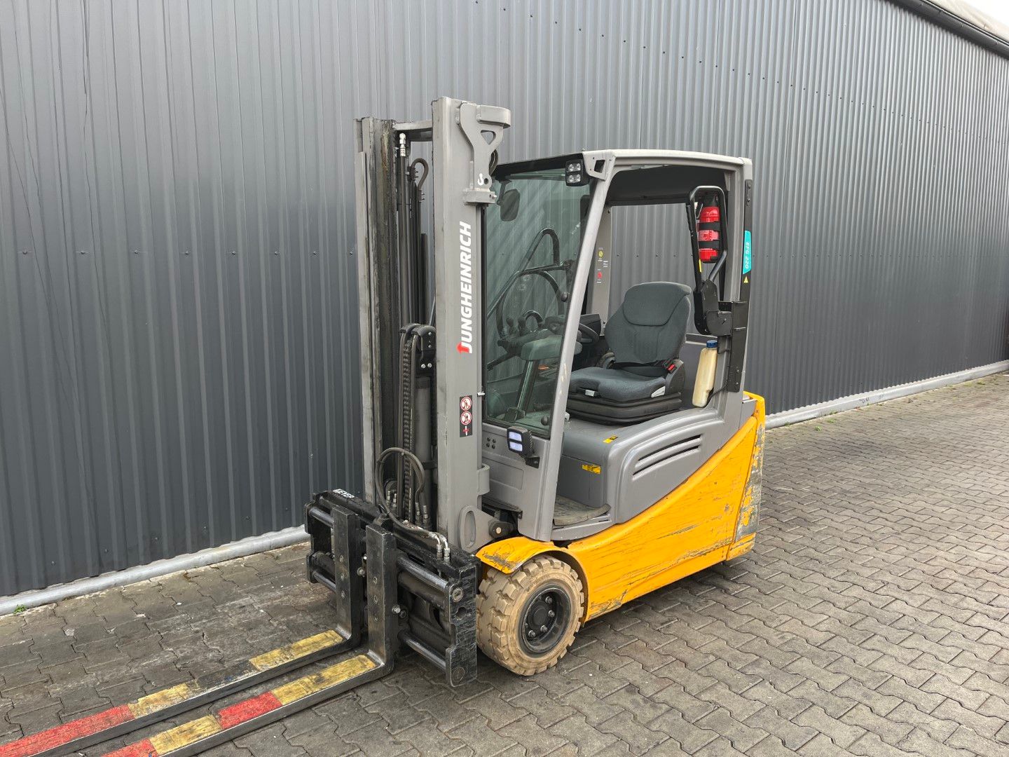 Jungheinrich EFG220