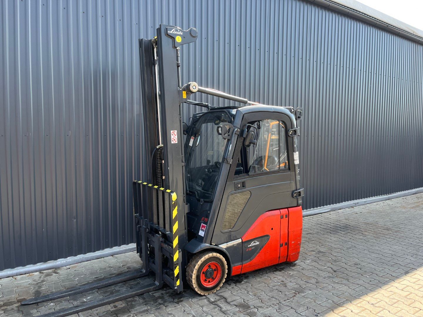 Linde E15-02