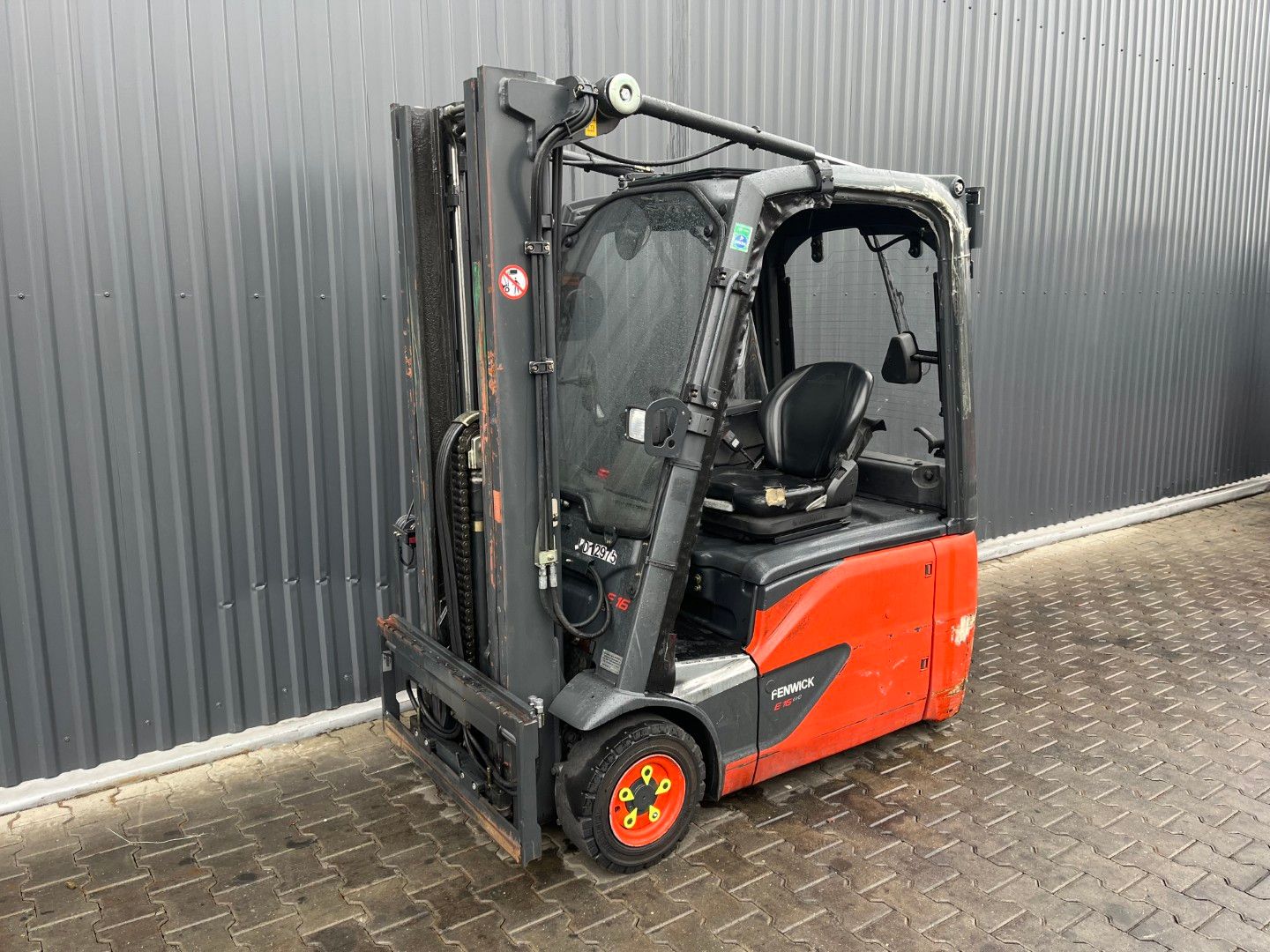 Linde E14-02
