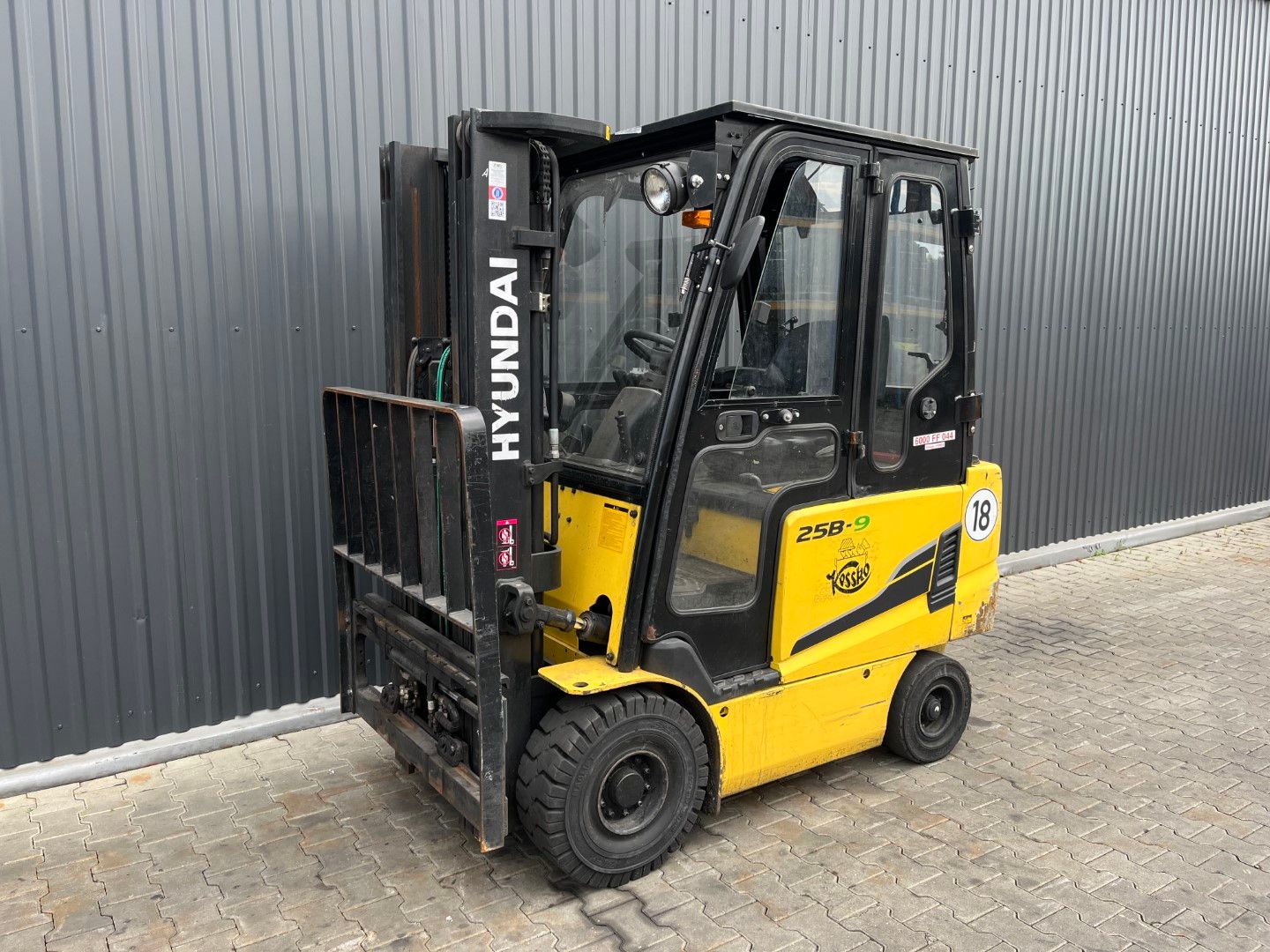 Hyundai 25B-9