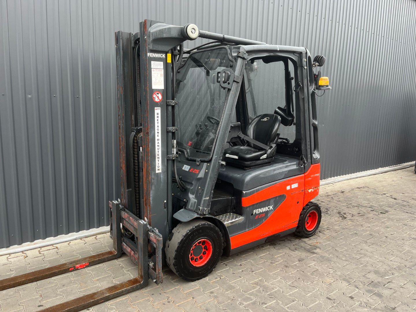 Linde E25-01