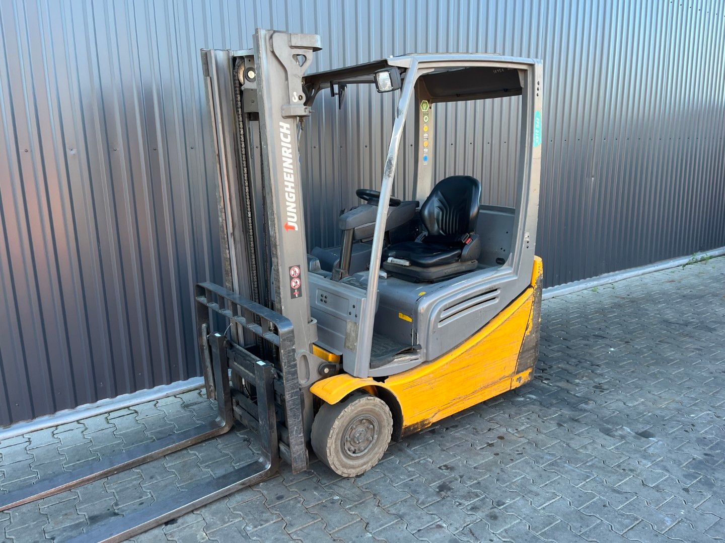 Jungheinrich EFG216k
