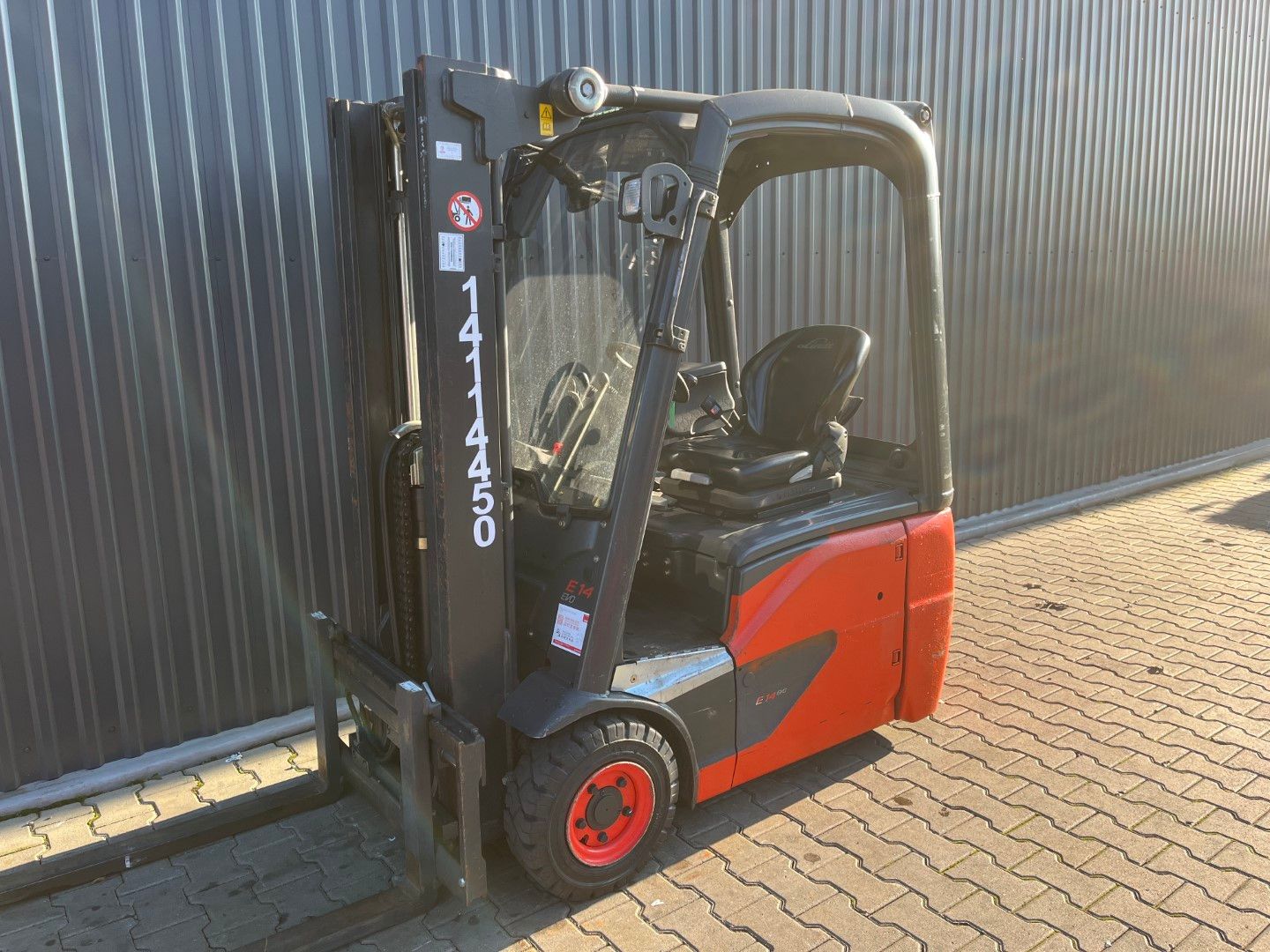 Linde E14-02