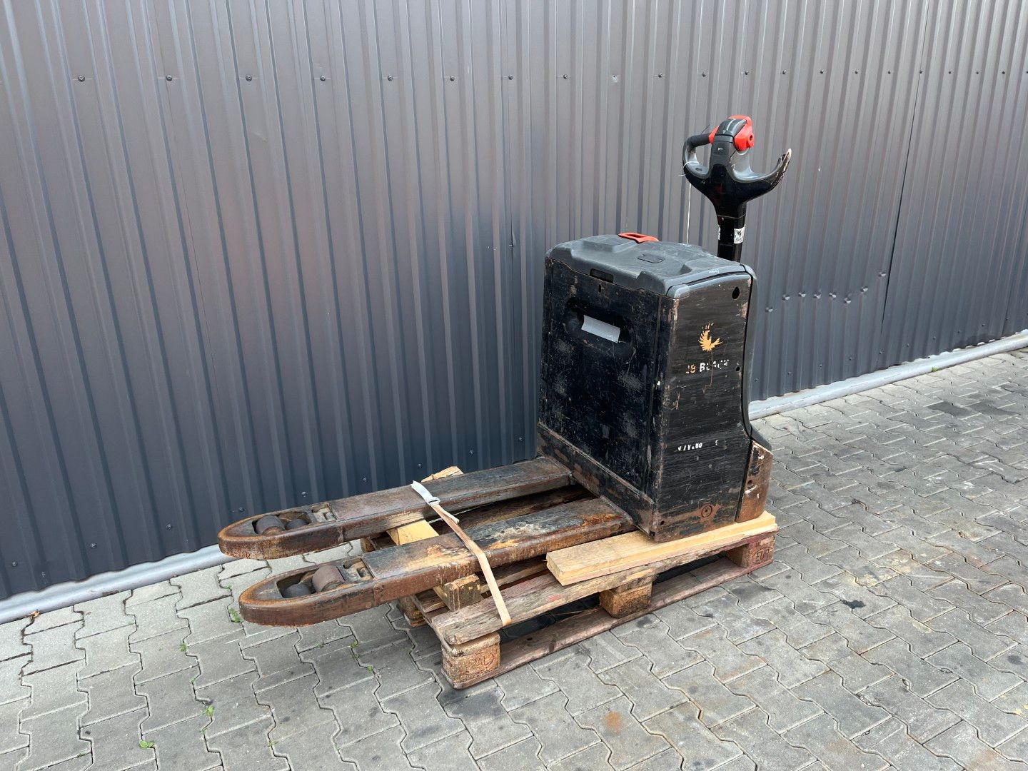 Linde T16