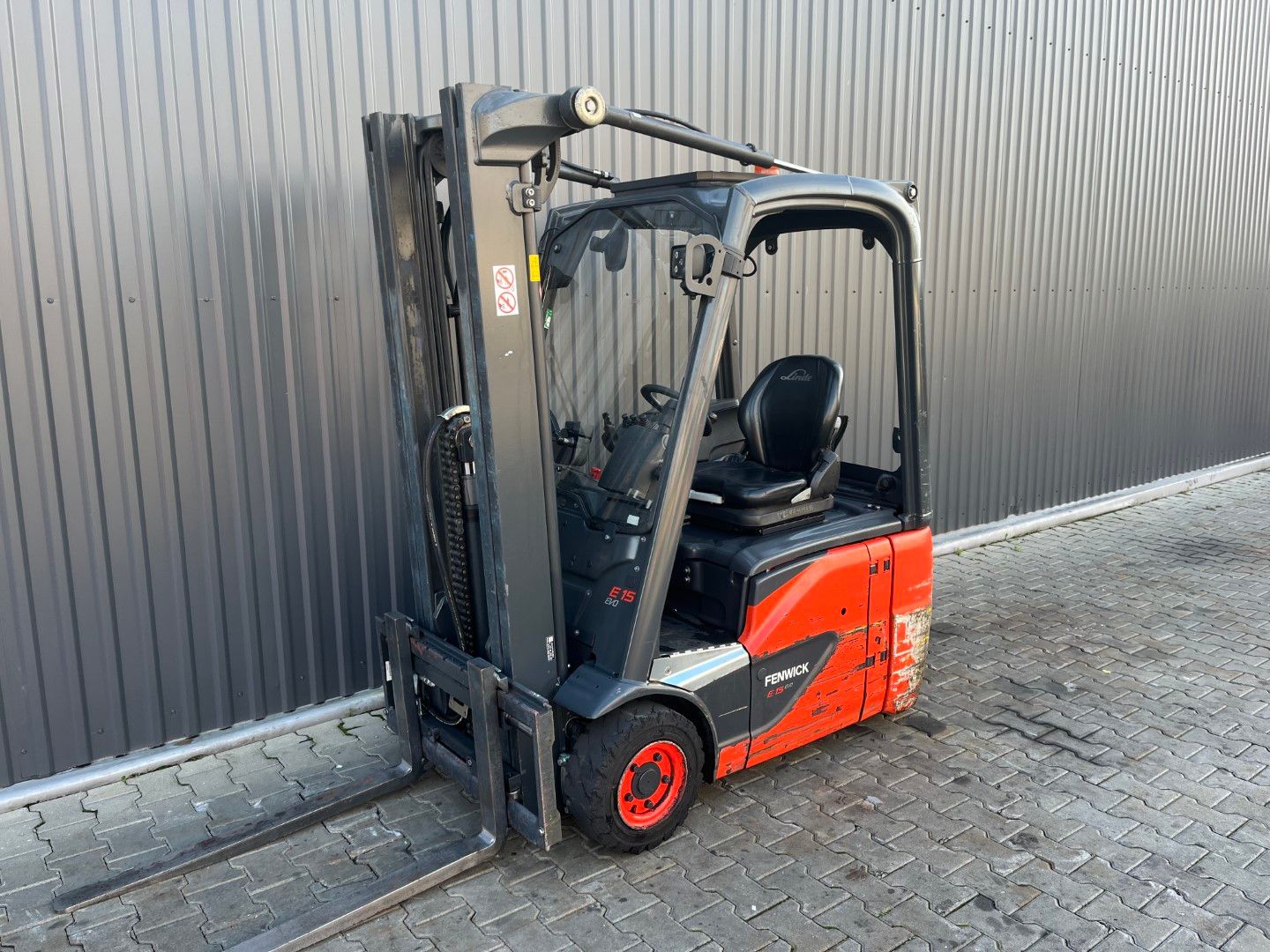 Linde E15-02